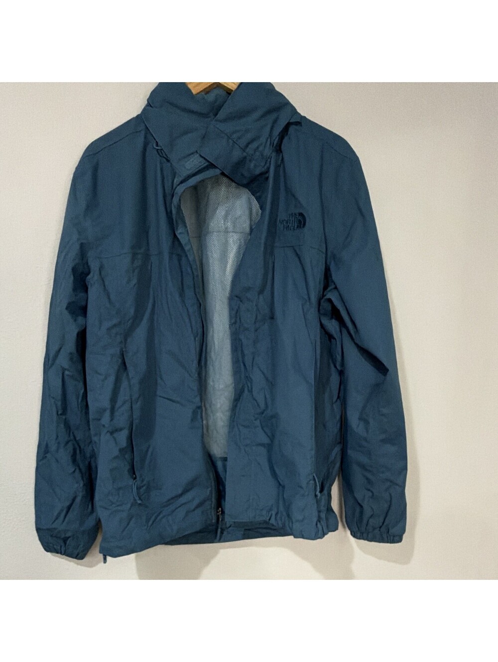 North Face Men's Resolve 2 Jacket lightweight, hooded waterproof Size Medium